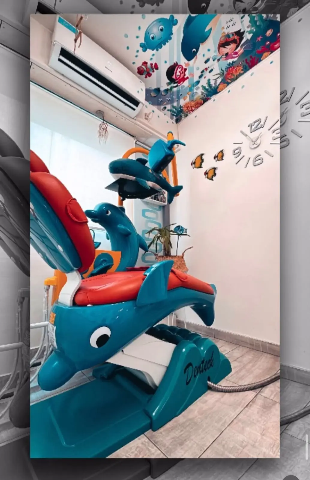 Sillón odontológico pediátrico ambientado con motivos marinos